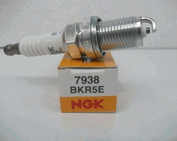 Свеча зажигания 7938 · NGK BKR5E
